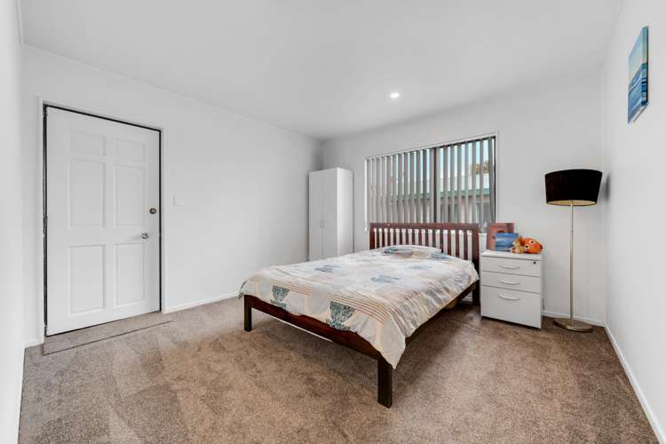 2/52 Waitaki Street Henderson_6