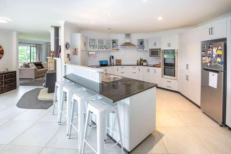 1027e Highway Pukekawa_8