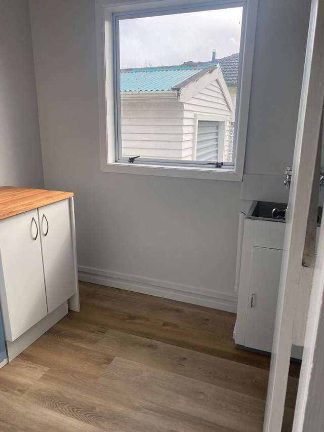 140 Main Road Wainuiomata_4