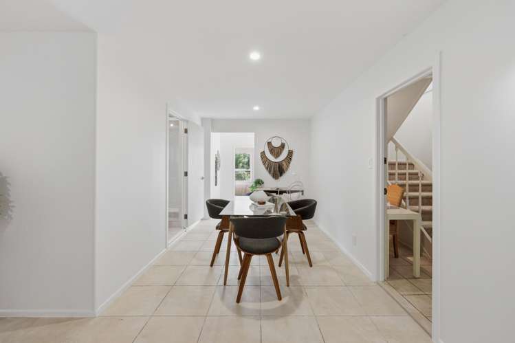 10 Etherege Place Mellons Bay_25