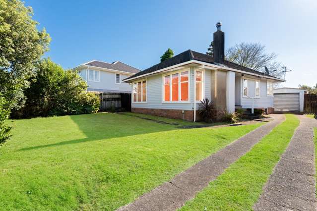 DON'T BE FOOLED SHE'S STILL GENIE ON THE BLOCK