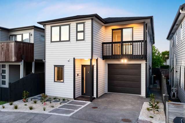 Vacant and Move In Ready - A Must Sell!