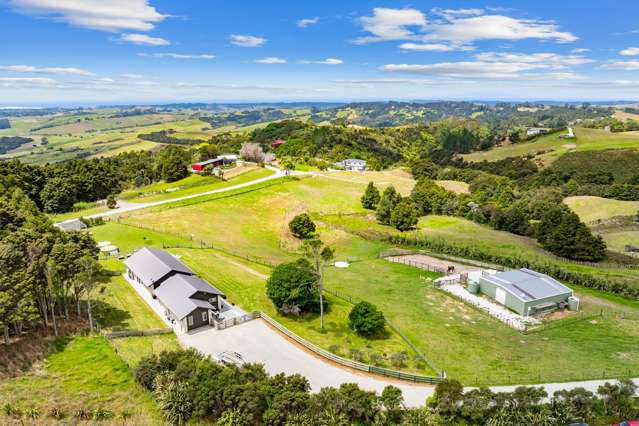 Lifestyle, Work from Home and a Barn!