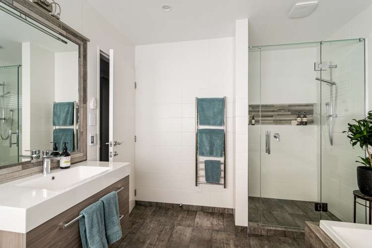 65 Washbourn Drive Richmond_12