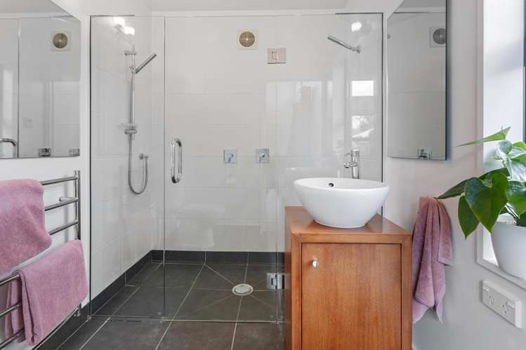 3 Riverwood Boulevard Redwood_12