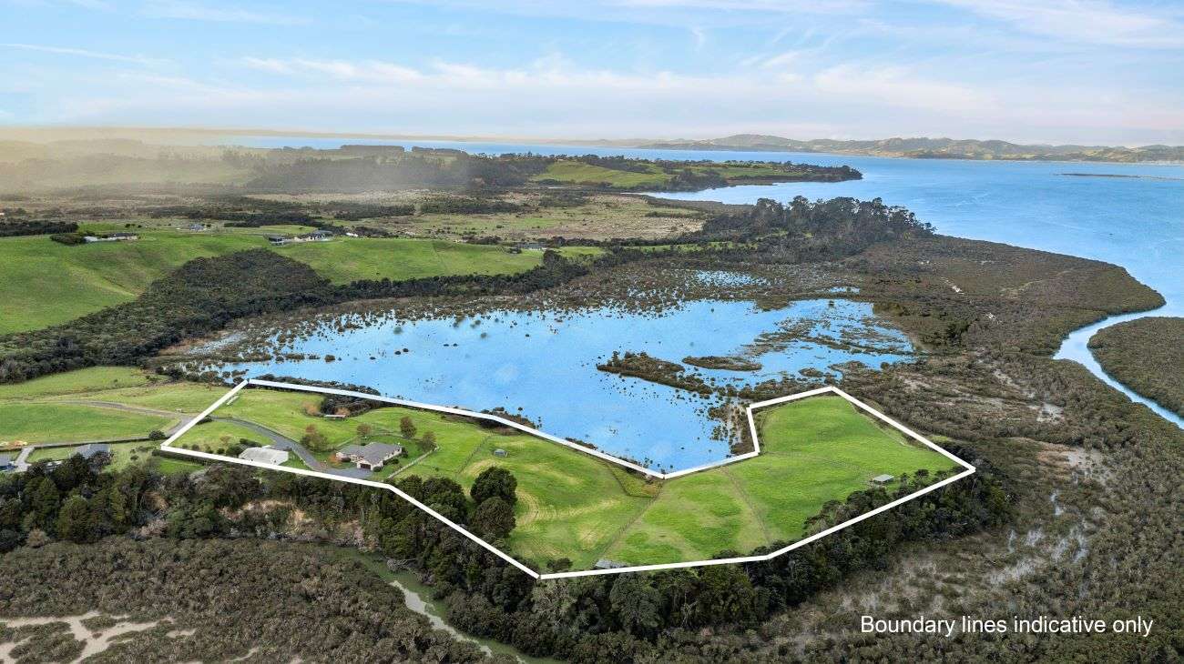 68D Tuparekura Road in South Head, Rodney, Auckland