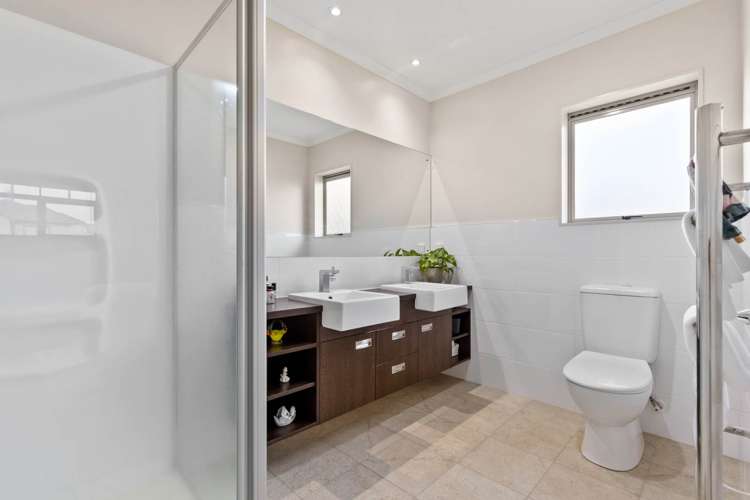 27 Amaretto Avenue Flat Bush_24