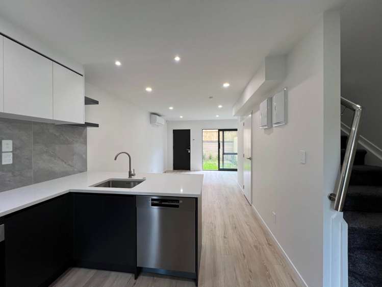 5/16 Reynella Drive Massey_7