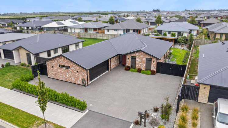 180 Faringdon Boulevard Rolleston_28