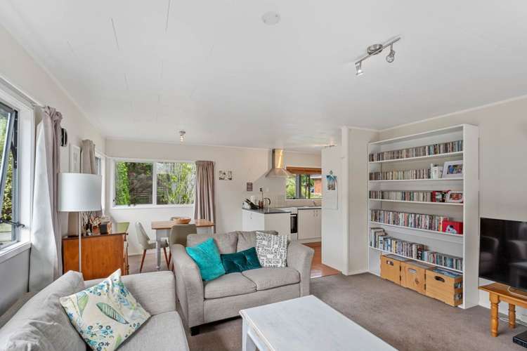 2/56 Waipani Road Te Atatu Peninsula_3