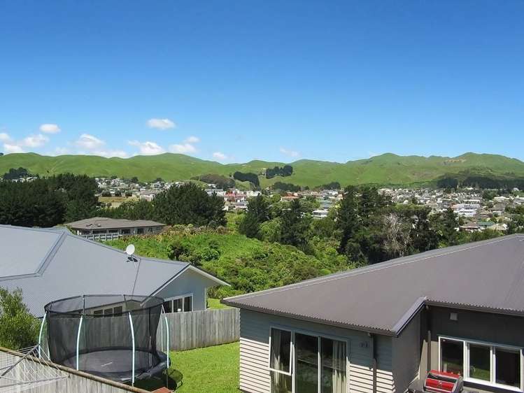 93 Te Puia Drive Aotea_20