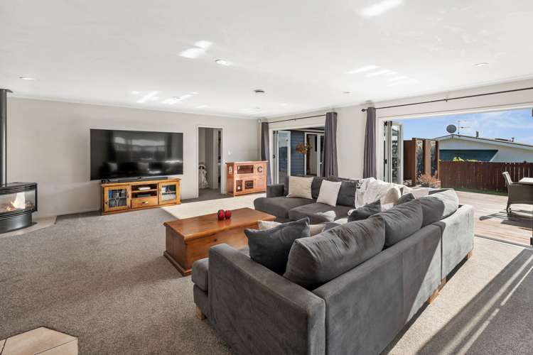 94 Basley Road Owhata_7