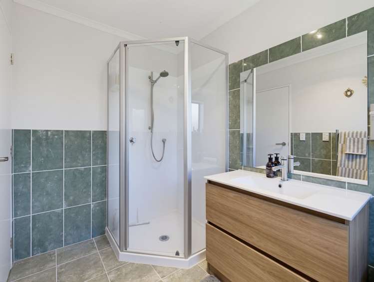 133 Mountain Road Mangere Bridge_17