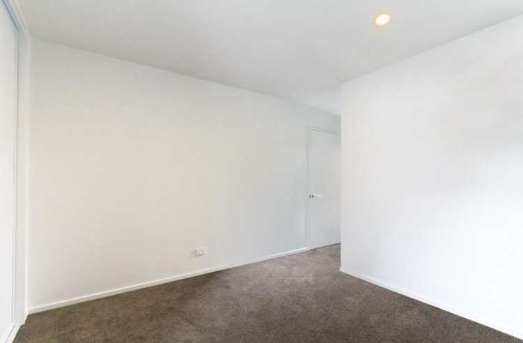 2/16 Moule Street Addington_9