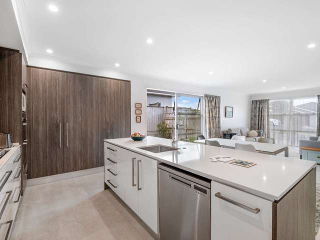 3 Taikura Avenue Red Beach_1