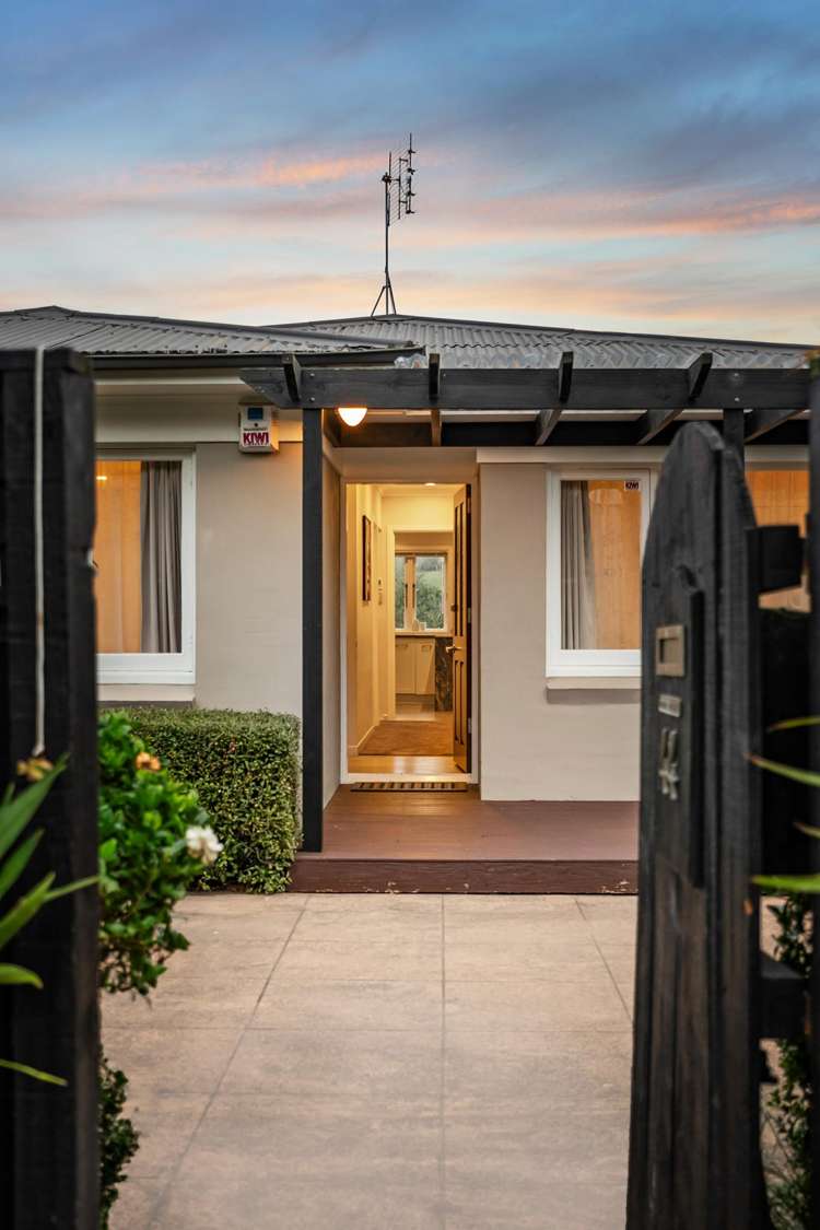 44 Peter Terrace Castor Bay_16