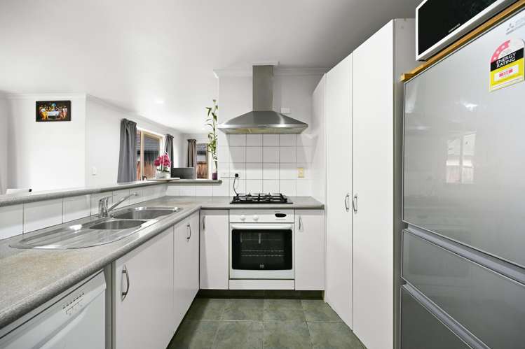 221 Old Farm Road Hamilton East_7