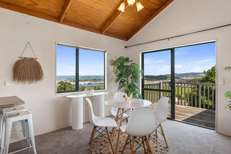 32 Panorama Drive Parahaki_2