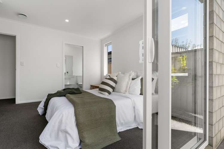 24 Foley Grove Pyes Pa_9