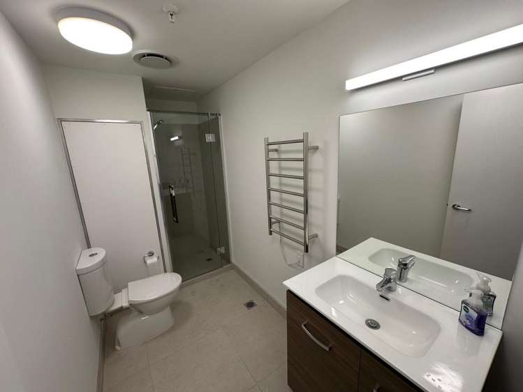 2F/30 Westward Ho Road_0