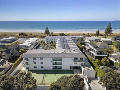 210/136 Marine Parade_1