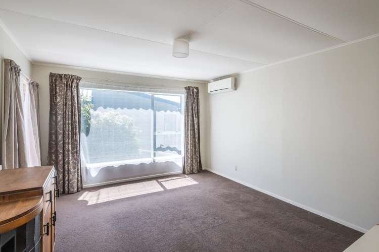 61 Davidson Crescent Tawa_1
