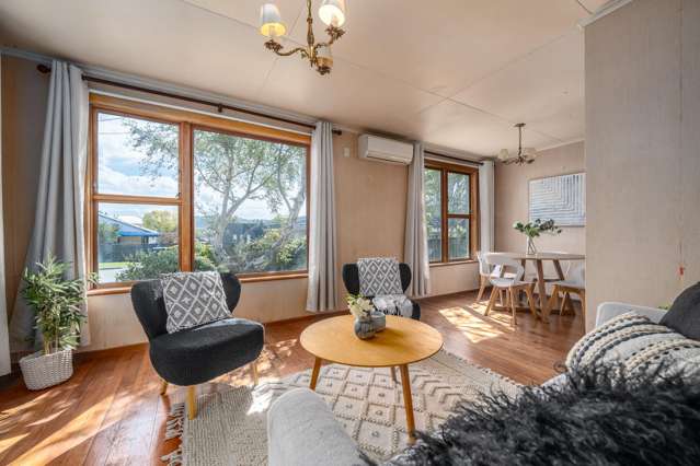 6 Young Grove Stokes Valley_2