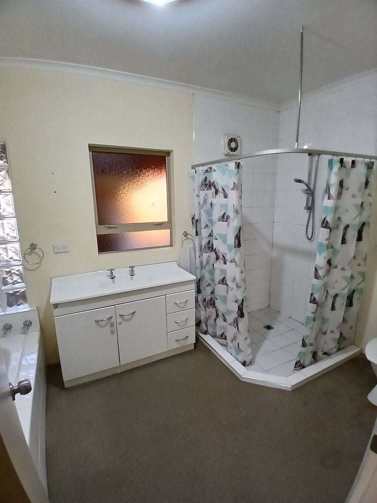 7 Elizabeth Grove Stratford_16