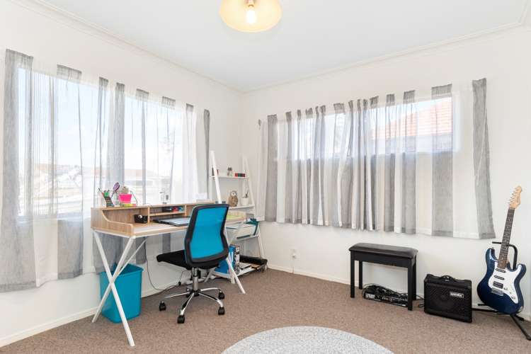 4 Pemberton Crescent Greerton_10