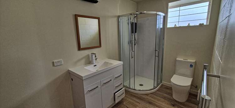 C/232 Main South Road Hornby_6