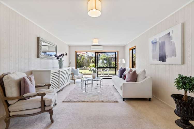 2/13 Parramatta Place Botany Downs_9