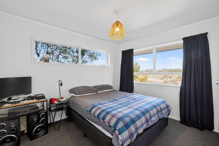 16 Sunny Bay Road Matua_13