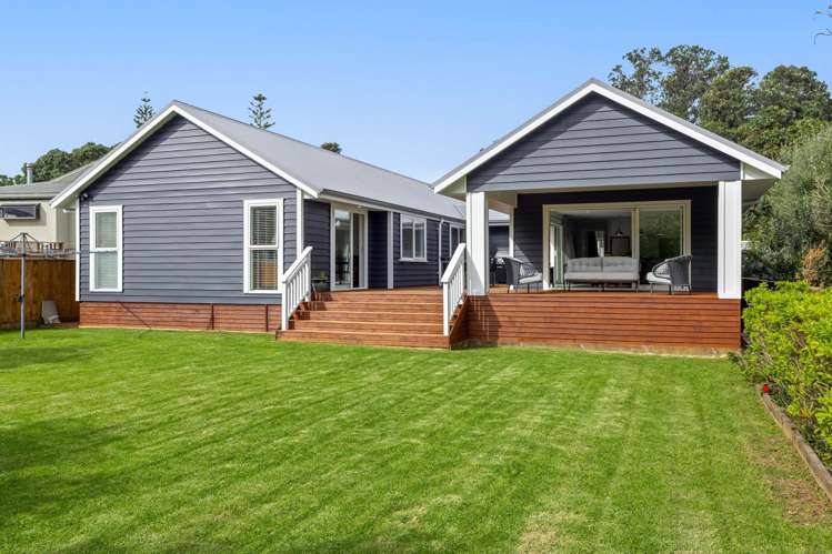 53 Arkles Strand Arkles Bay_23