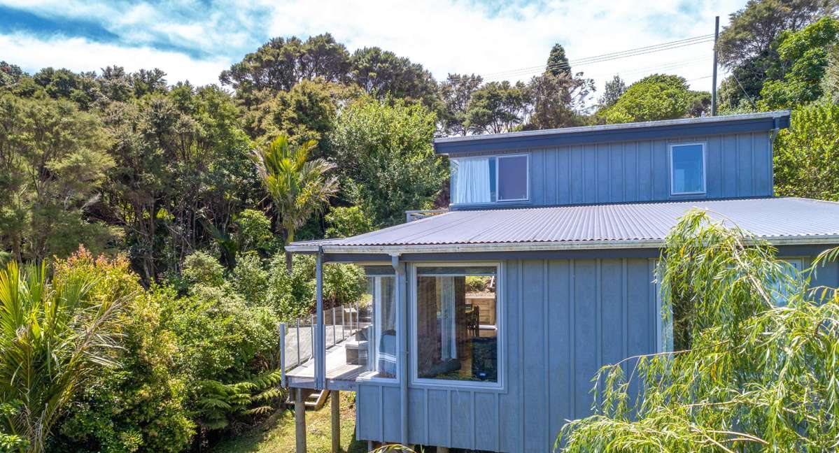 142 Waiheke Road_0