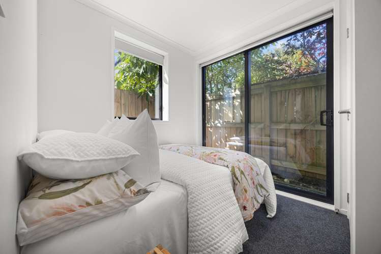 8/5 Peachgrove Road Te Atatu Peninsula_12