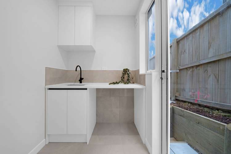 14 Ballyalton Cresent Flat Bush_12