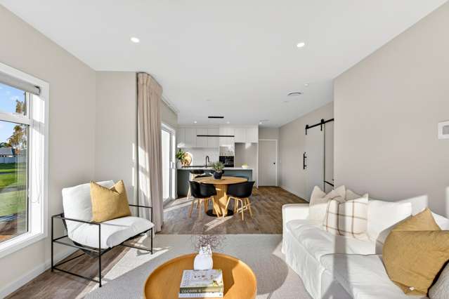 32 West Place Greenmeadows_1