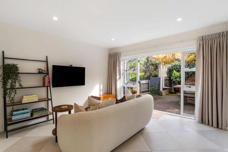 35 Ridgemount Rise Mangere Bridge_12