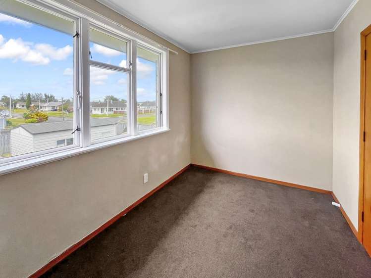 4 Devon Crescent 10985_7