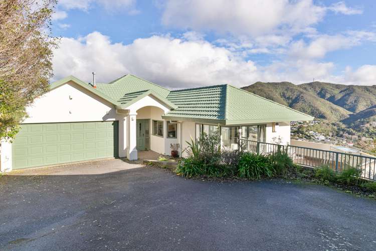 1 Becker Way Karori_15
