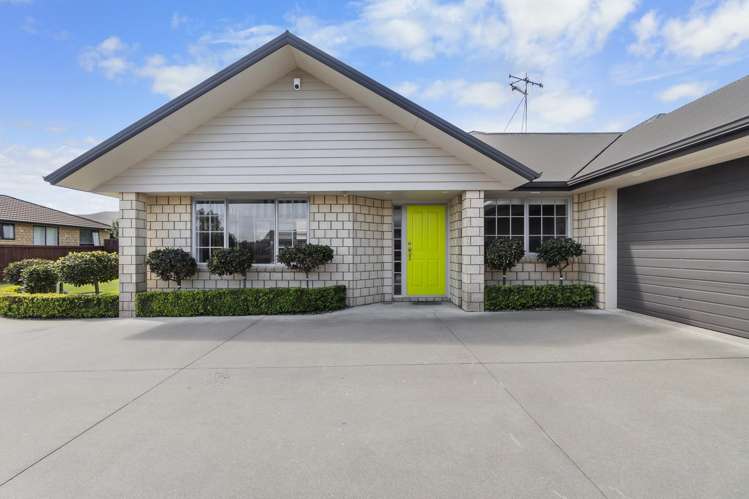 17 Farleigh Close Huntington_1