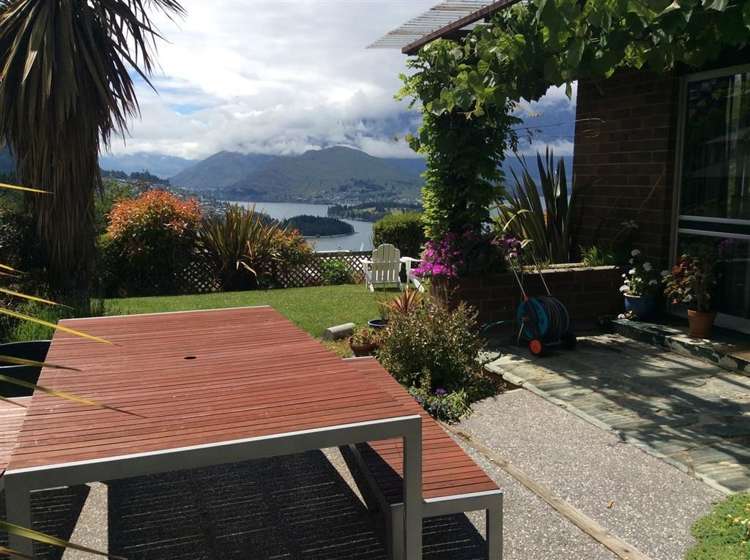 12 Lochy Road Fernhill/Sunshine Bay_1