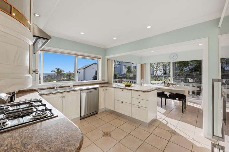 10 Etherege Place Mellons Bay_9