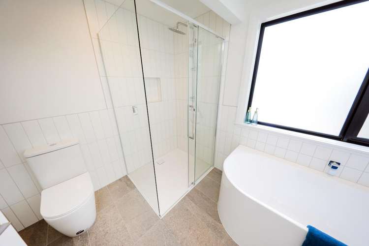 354 The Esplanade Island Bay_24