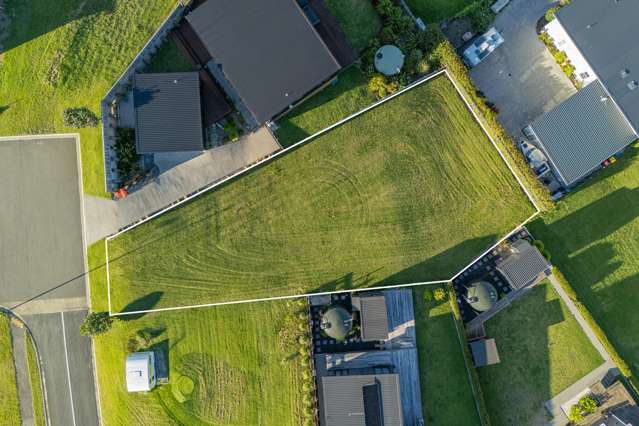 4 Joyce Harsant Place Cooks Beach_1