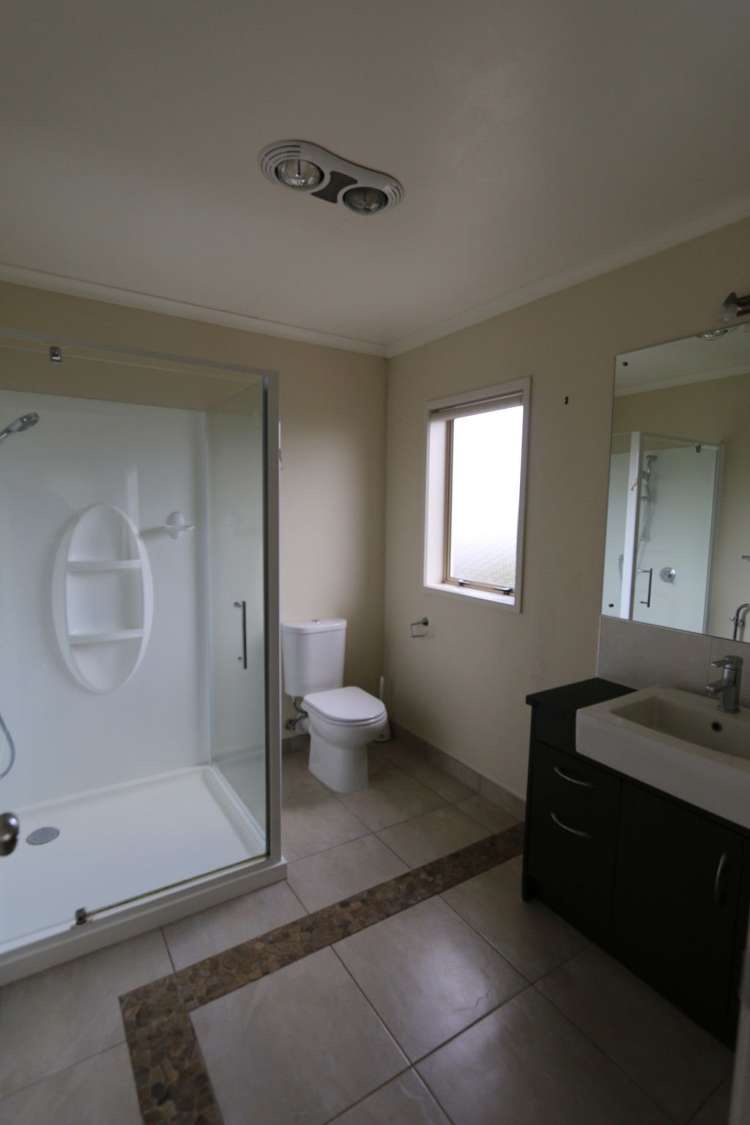 60 Salford Crescent Flat Bush_7