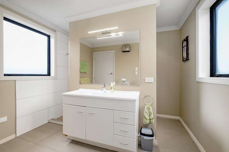 270 Chain Hills Road Chain Hills_11