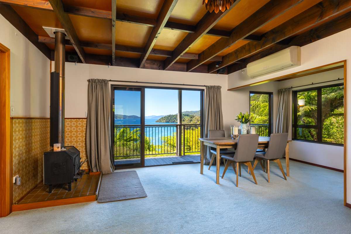 2069 Queen Charlotte Drive_3