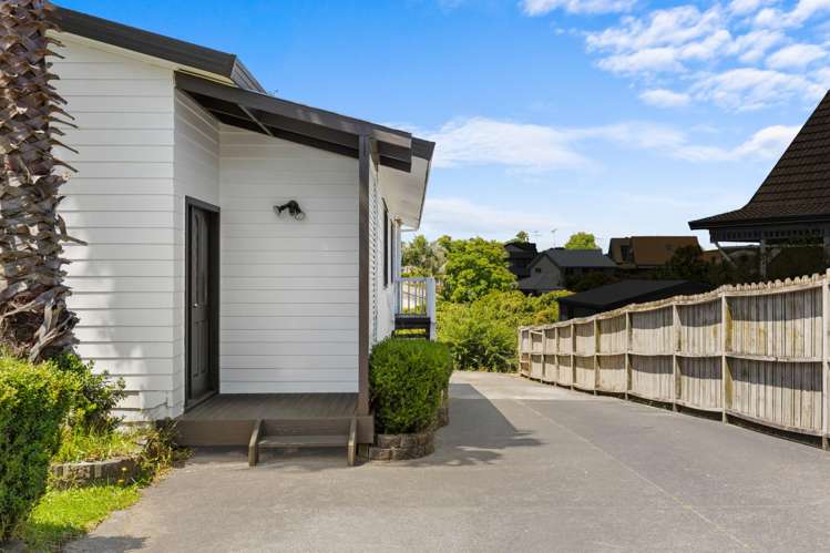 49 Gosford Drive Botany Downs_14