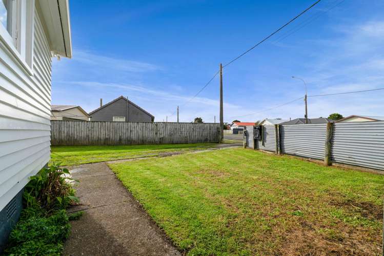 1 Vogel Street + 2 Laurent VC Street Hawera_13